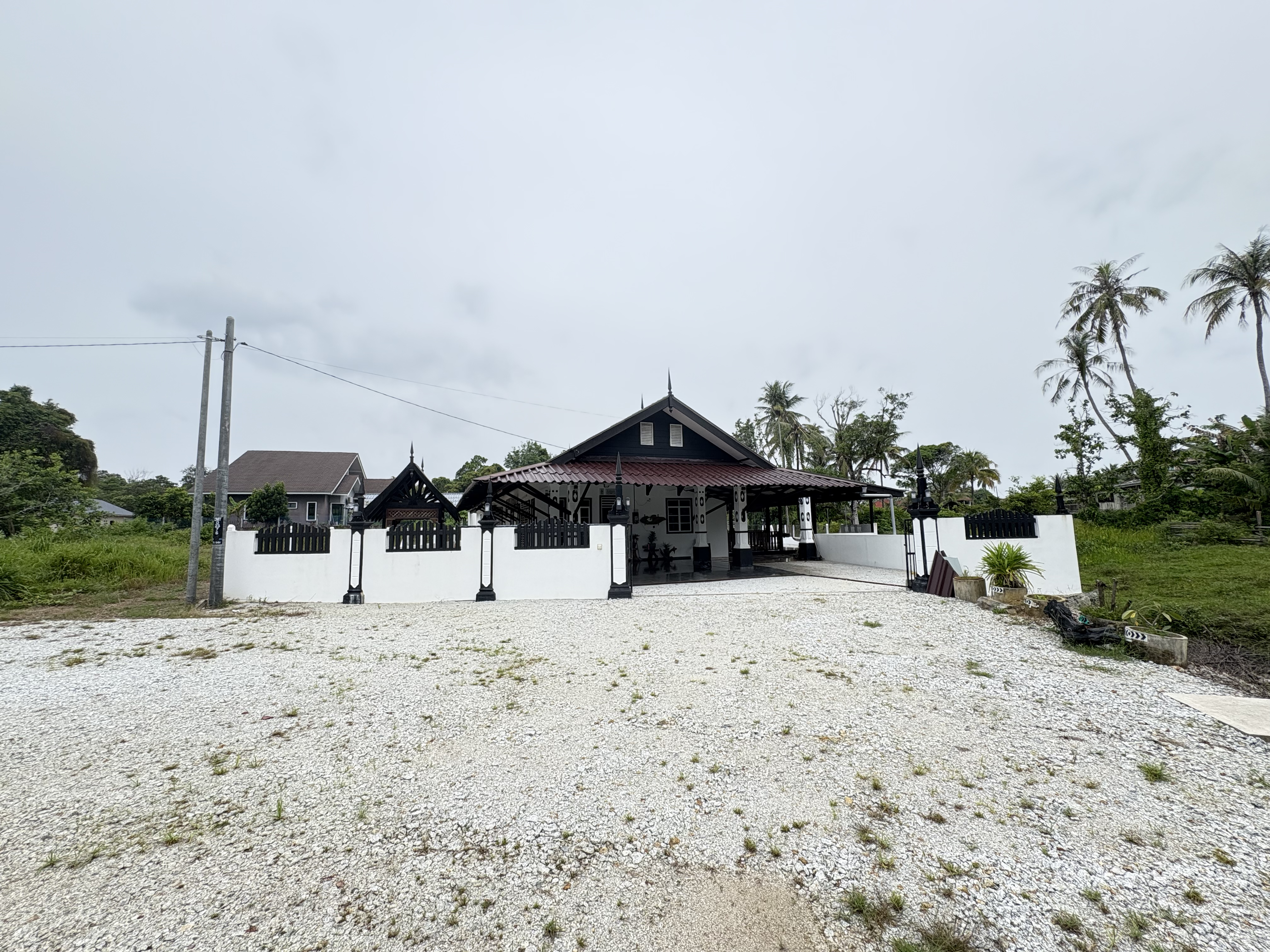 AwieDa Homestay Front